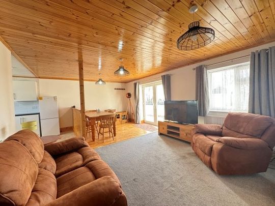 Truro, Truro, TR1 - Photo 1