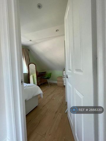 3 bedroom maisonette to rent - Photo 2