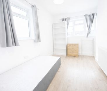 SPACIOUS 7 BEDROOM SEMI-DETACHED HMO AVAILABLE FOR COMPANY LET - Photo 4