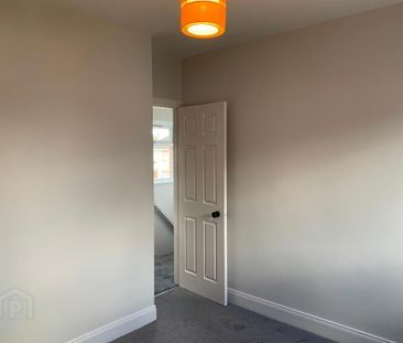 2 Chesham Gardens, Belfast, BT6 8GX - Photo 2