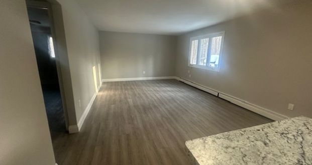 1041 Sunnidale #3 Barrie | $1400 per month | Utilities Included - Photo 1