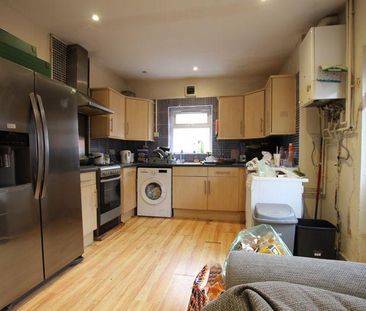 7 bedroom end of terrace house to rent - Photo 3