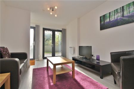 Guildford Road, Woking, Surrey, GU22 7LR - Photo 2