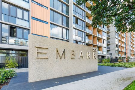 Sophisticated 2-Bedroom Residence with Panoramic Mountain Outlook on Northbourne Avenue - Photo 5