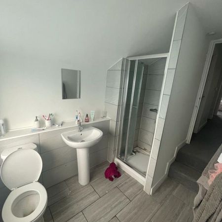82 Leopold Street - Modern 4 Bed 2 BathLoughborough - Photo 4