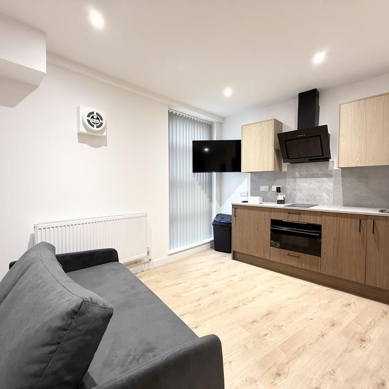 Studio to rent - Photo 1