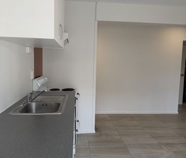Tidy Basement Flat - Photo 5