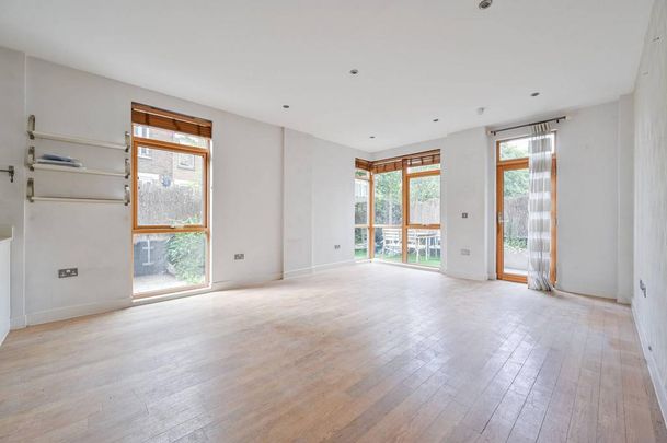 3 bedroom flat to rent - Photo 1