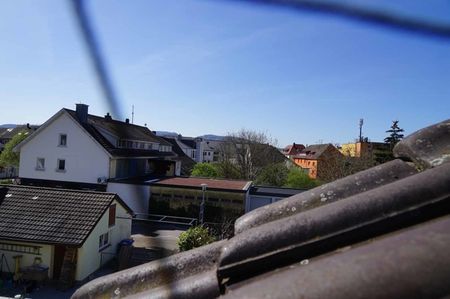 Dachwohnung mit neuer Einbauküche und Balkon im Herzen von Wyhlen - Photo 4