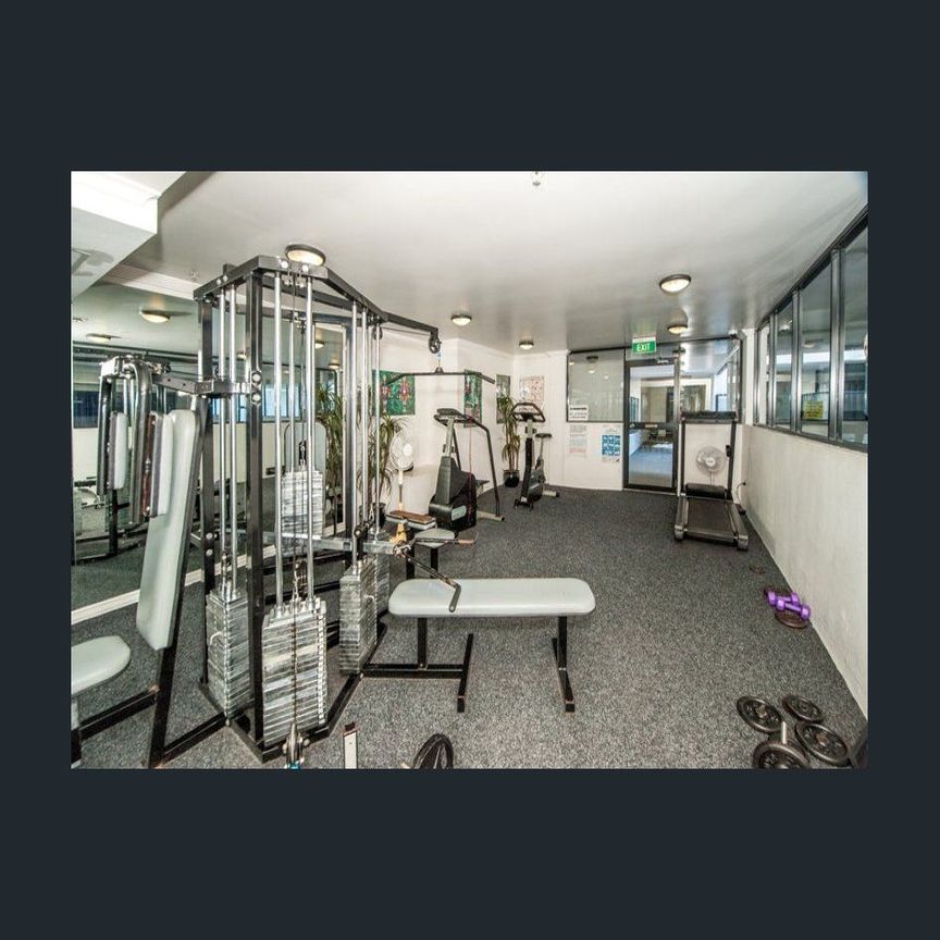 Executive Apartment With Unrestricted Views - Photo 1