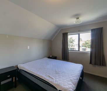 Double storied apartment with an easy walk to city centre - Photo 1