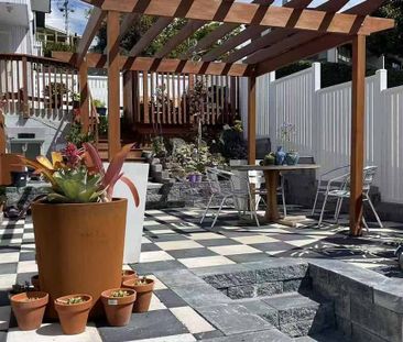 Quiet, Sun-Drenched Upstairs Retreat in Remuera - Photo 2