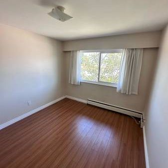 Large 2 Bedroom with Balcony in Heart of Highgate - Photo 1