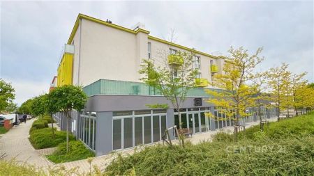 Pronájem bytu 2+kk s balkonem a garážovým stáním, Jesenice u Prahy - Фото 5