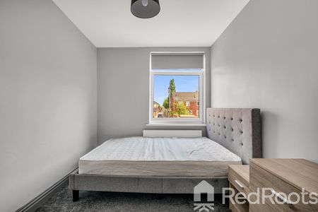 4 bed terraced house to rent in Minsthorpe Lane, South Elmsall, Pontefract, West Yorkshire, WF9 - Photo 2