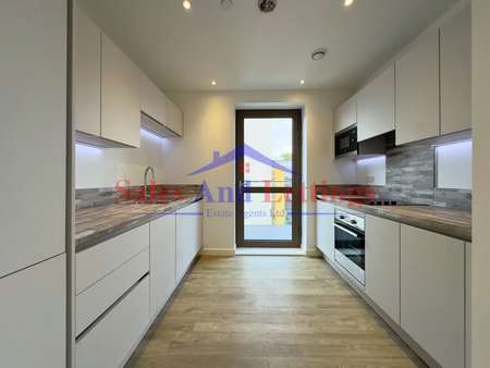 3 bedroom penthouse to rent - Photo 5