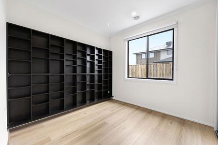 Stunning Family Home! - Photo 5