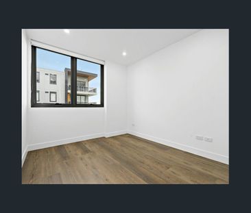 Modern 1-Bedroom Apartment in Prime Schofields Location - Photo 4