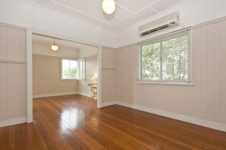 66 Abbotsleigh Street, - Photo 2