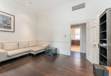 2 bedroom flat with 1 reception and 2 bathrooms in 81 George Street, W1U - Photo 2
