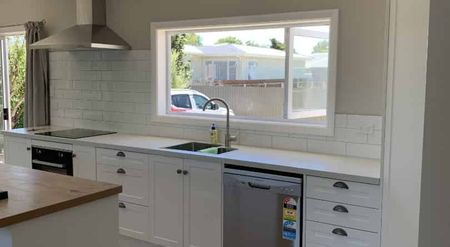 Renovated Gem in Heart of Kuripuni - Photo 4