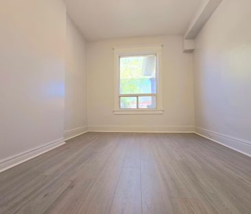 For Lease - 236 Strelling Road Unit# Main, Toronto, Ontario - Photo 2