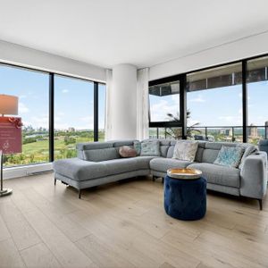 Prestigious 2025 condo for rent on Nun's Island Montreal / apartment - Photo 2