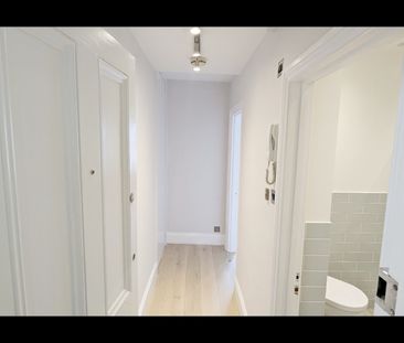 1 Bed Flat, Sinclair Gardens, W14 - Photo 6