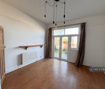 3 bedroom terraced house to rent - Photo 6