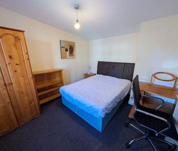 5 bedroom semi-detached house to rent - Photo 4