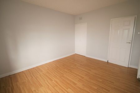 Gantock Crescent, 2 Bedroom Unfurnished Apartment, Cranhill – Available 07/11/2025 - Photo 2