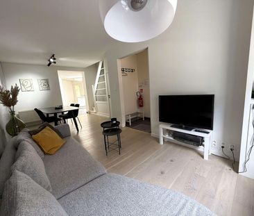 Recent gerenoveerd en volledig gemeubeld rijhuis met tuin te huur - Photo 6