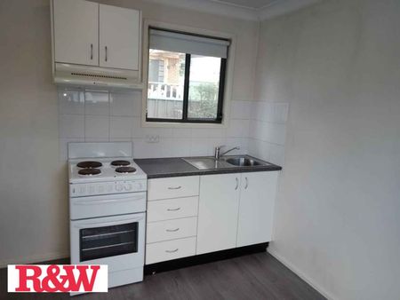 1 Bedroom granny flat with water included ! - Photo 3
