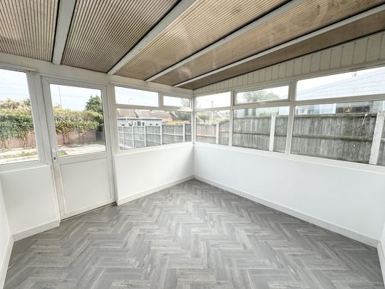 Dell Road East, Lowestoft - Photo 1