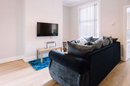 4 Bed - Sidmouth Street, Hull - Photo 2