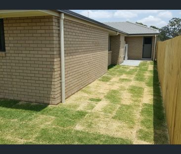 Family Home In Sought After Stoneleigh... - Photo 2