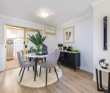 Single level townhome in friendly community - Photo 4