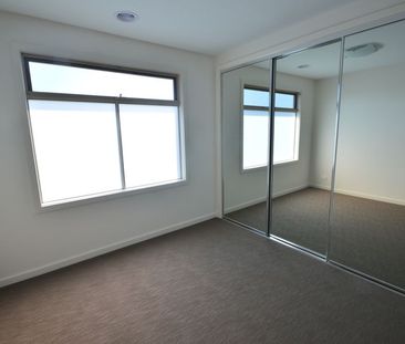 3/5 Worsley Avenue, Clayton South VIC 3169 - Townhouse For Rent | D... - Photo 3