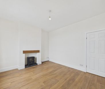 2 bedroom semi-detached house to rent - Photo 3