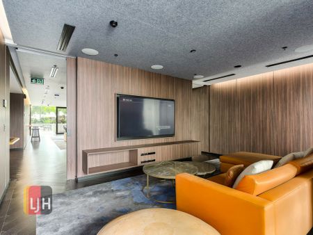 Inner City One Bedroom With Huge Balcony, Ducted Air And Resort Style Amenities - Photo 2