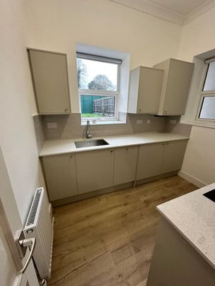 1 Bed Flat, Blackheath, SE3 - Photo 1