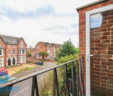 3 bed Flat for Rent - Photo 5