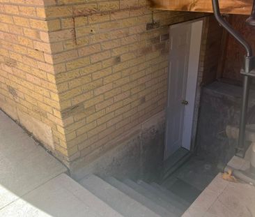 For Lease - 7 Schubert Crescent Unit# Lower, Brampton, Ontario - Photo 2