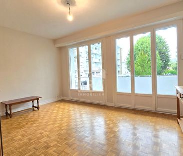 LOCATION MEUBLEE - PAU - Secteur Allées de Morlaàs : Appartement T3 de 68 m² dans une résidence calme avec balcon et parking - Photo 3