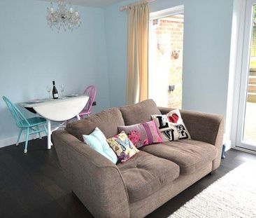 3 bedroom terraced house to rent - Photo 1