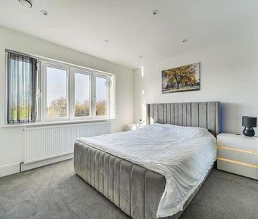 Slough, Berkshire, SL1 - Photo 5