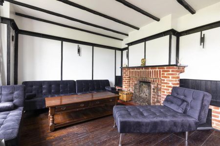 6 bedroom detached house to rent - Photo 3