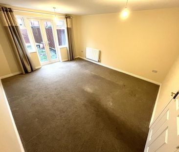 4 bedroom end of terrace house to rent - Photo 2