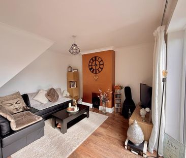 2 bedroom end of terrace house to rent - Photo 1