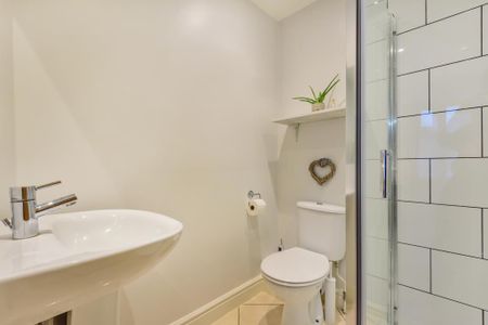 2 bedroom apartment to rent - Photo 4